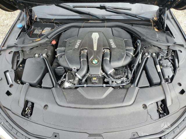 BMW 750 детали кузова