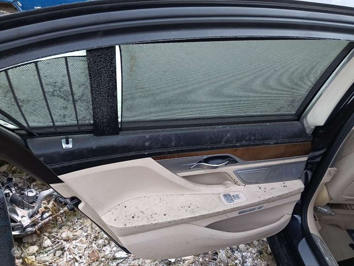 BMW 750 kėbulo dalys