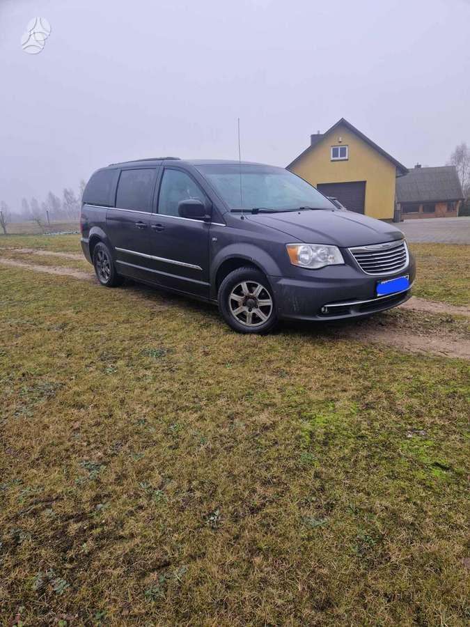 Chrysler Town & Country dalimis