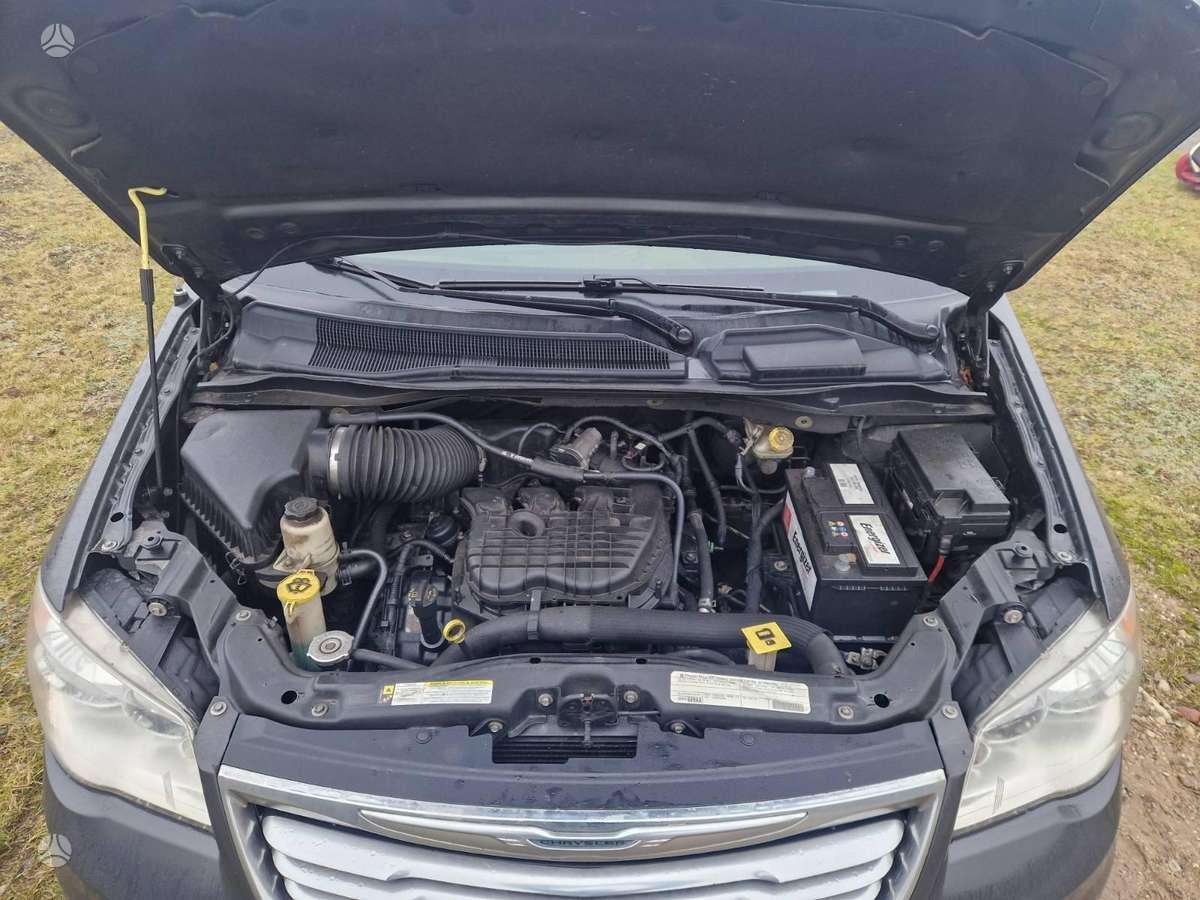 Chrysler Town & Country по частям