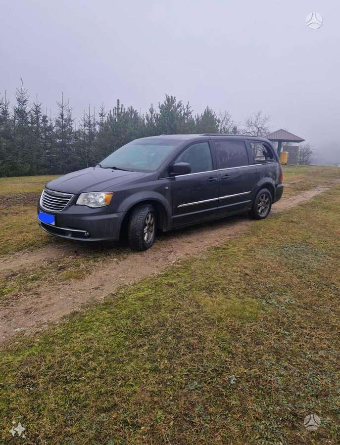 Chrysler Town & Country dalimis