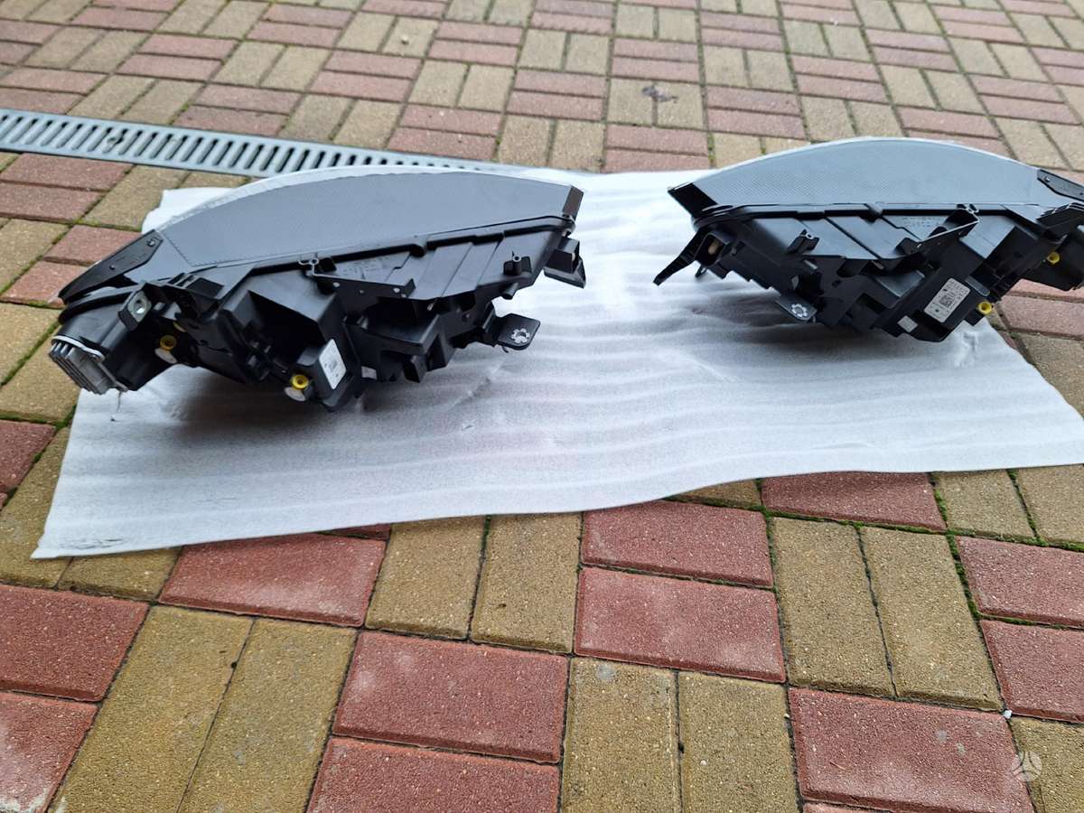 Volkswagen ID.4 lights