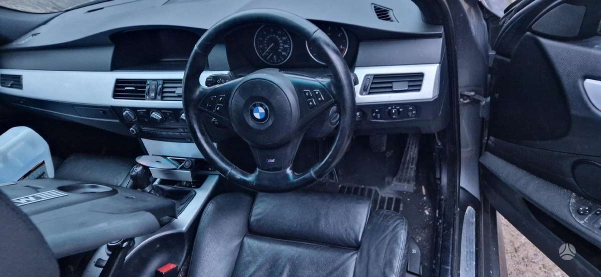 BMW 520 for parts