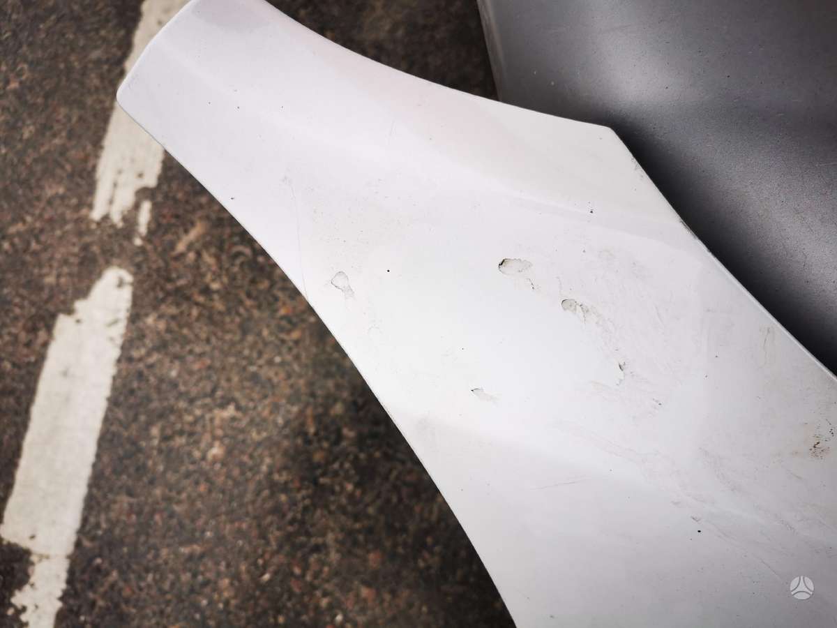 BMW X1 Tik sparnas 40