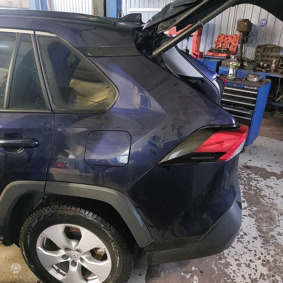 Toyota RAV4 dalimis. Hybrid facelift