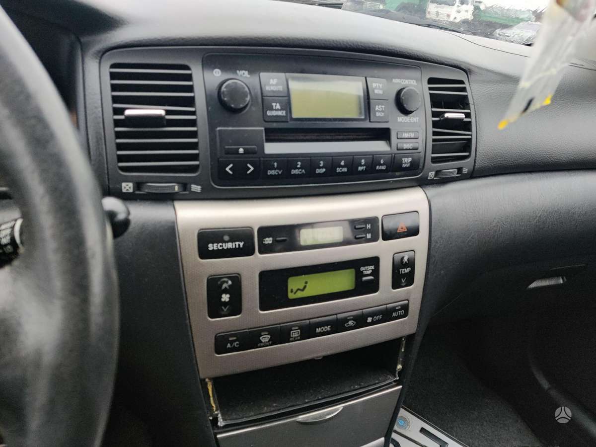 Toyota Corolla по частям