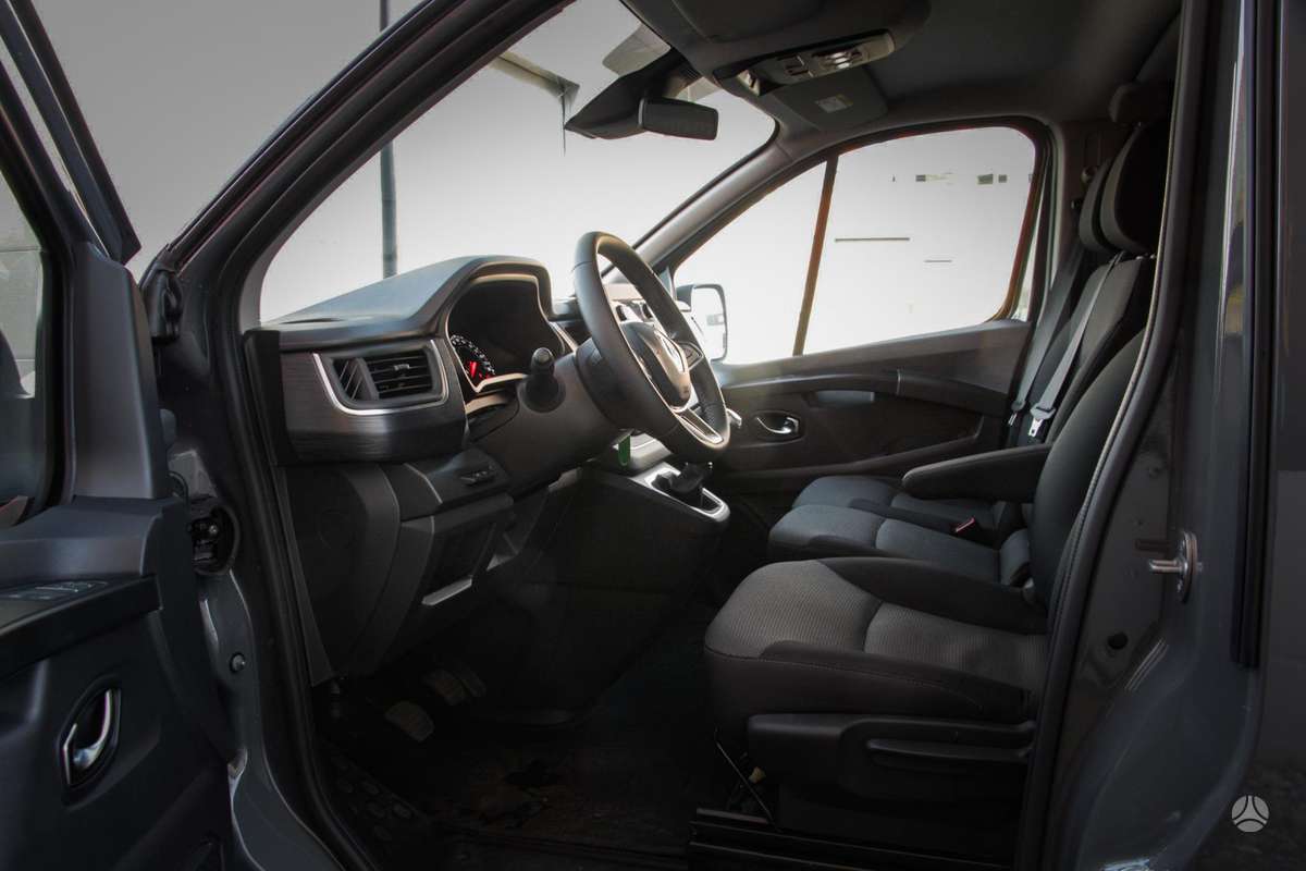 Renault Trafic, passenger minibus
