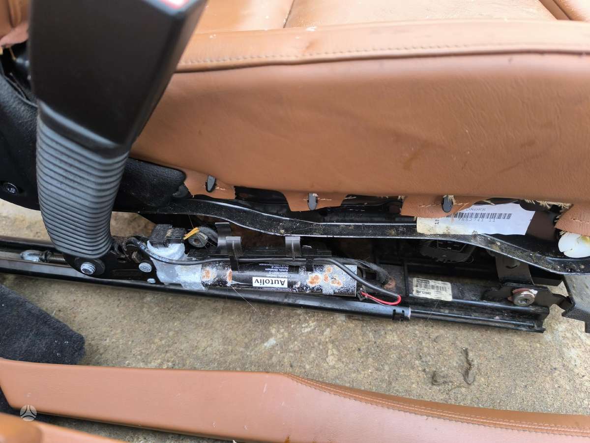 BMW 750, Sedyniu komplektas, сиденья
