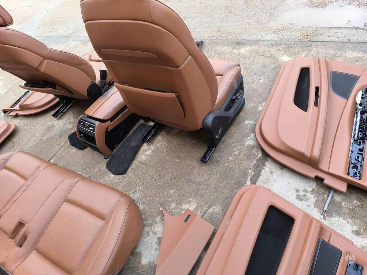 BMW 750, Sedyniu komplektas, seats