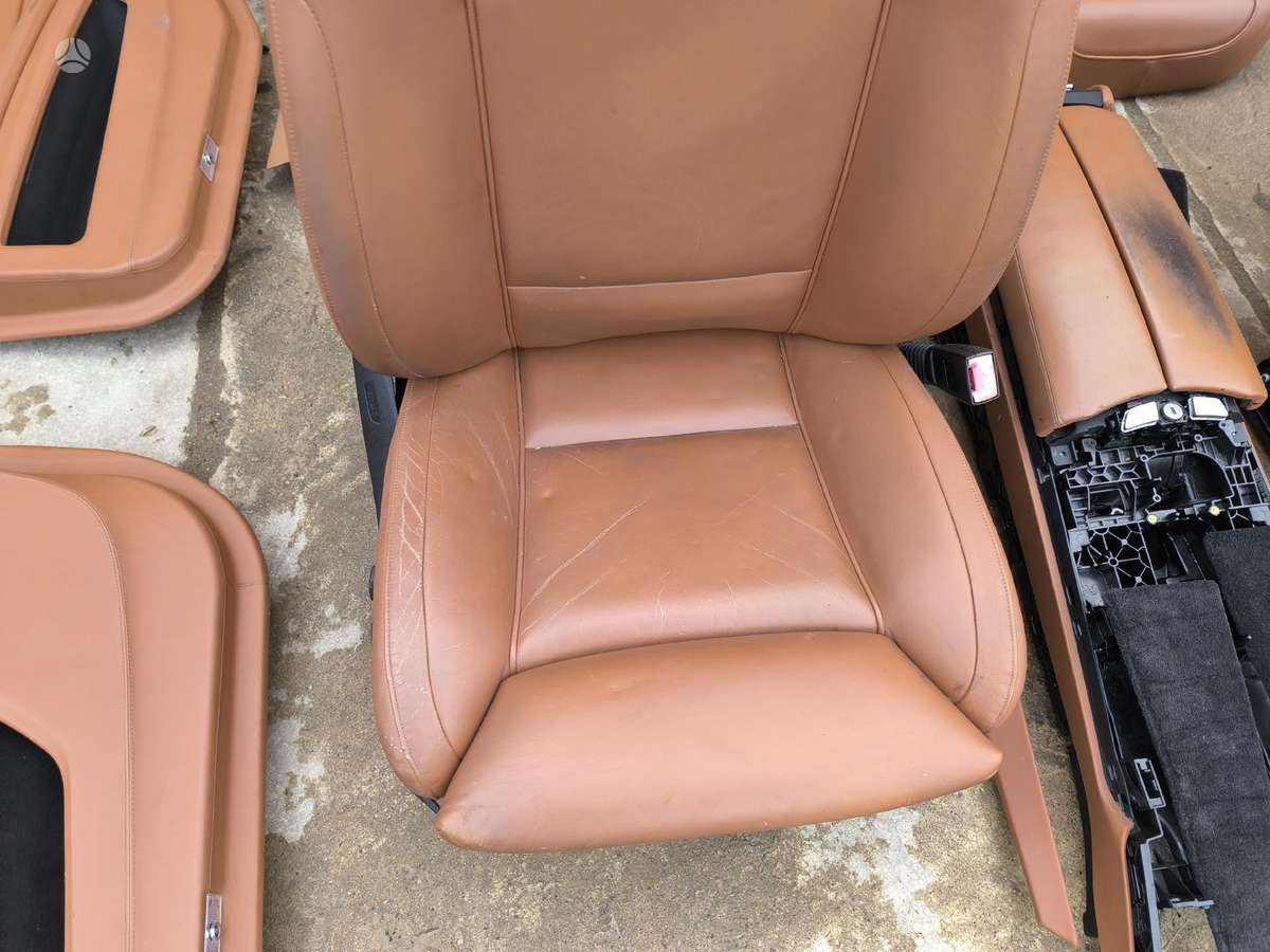 BMW 750, Sedyniu komplektas, сиденья