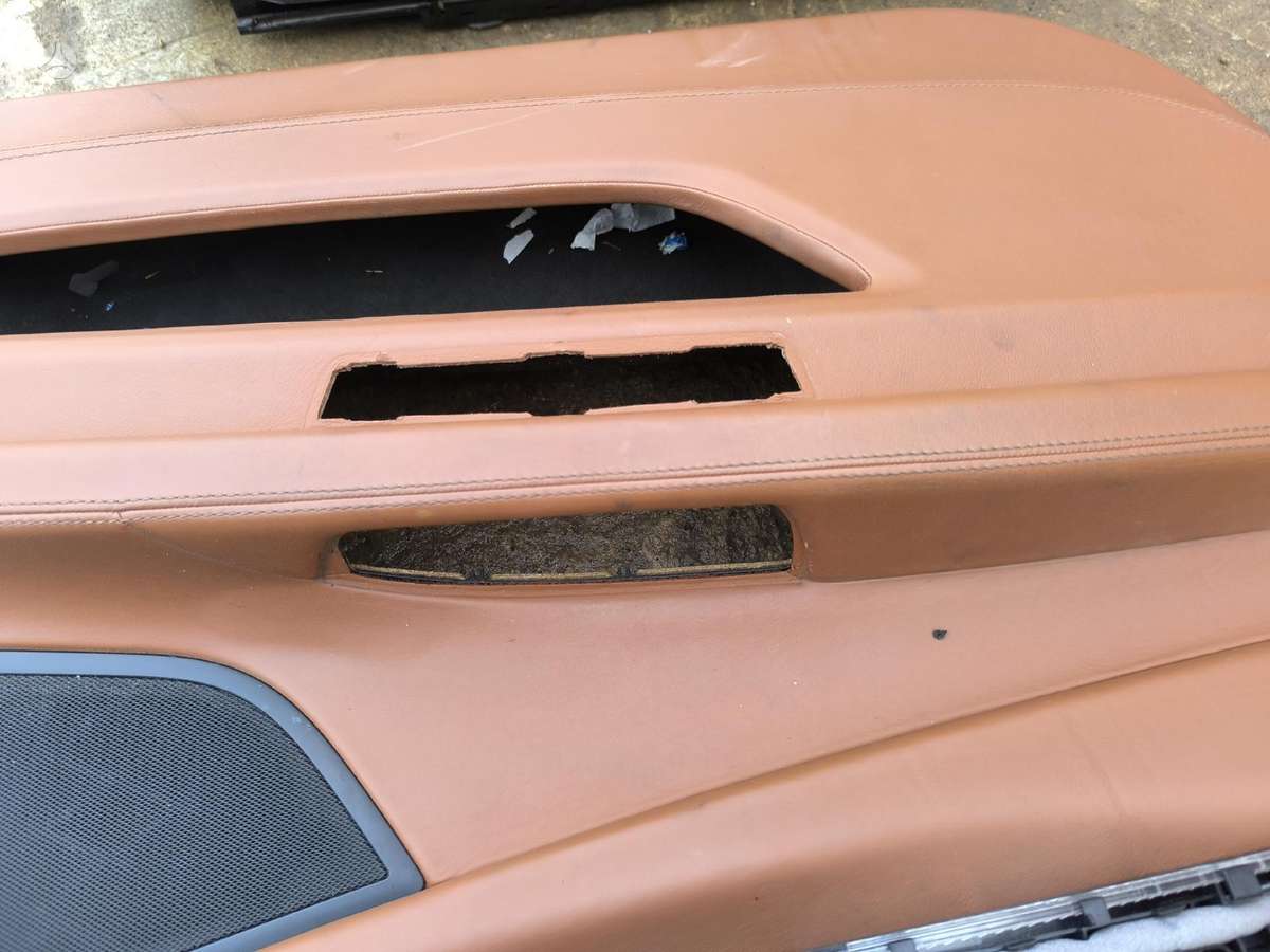 BMW 750, Sedyniu komplektas, seats