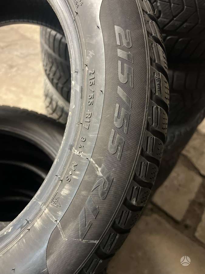 Pirelli SOTTOZERO 3, winter 215/55 R17
