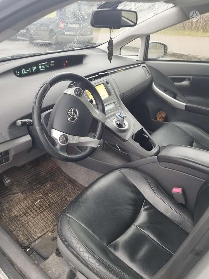 Toyota Prius, 1.8 l., hatchback