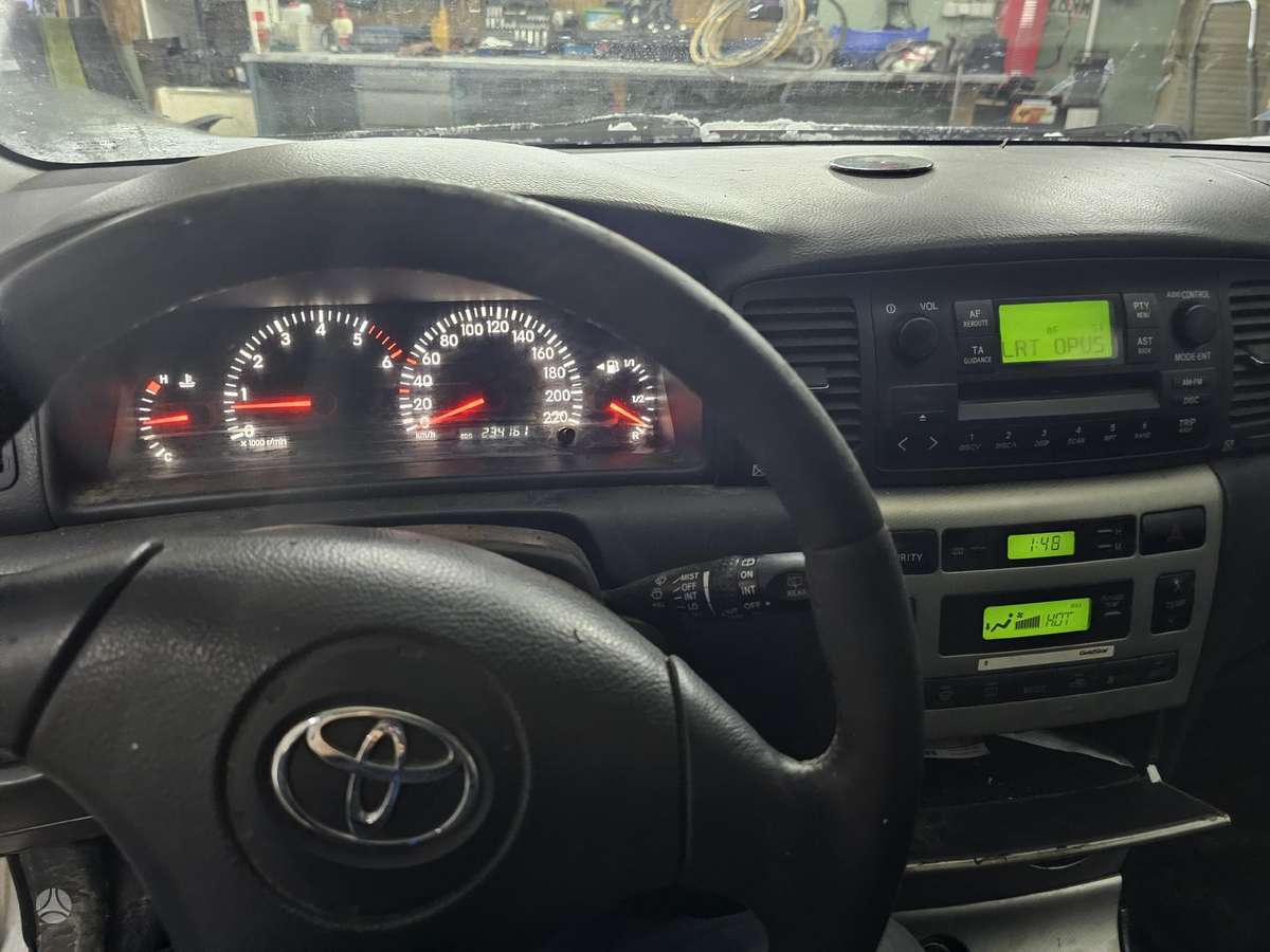 Toyota Corolla Dalis siunčiu