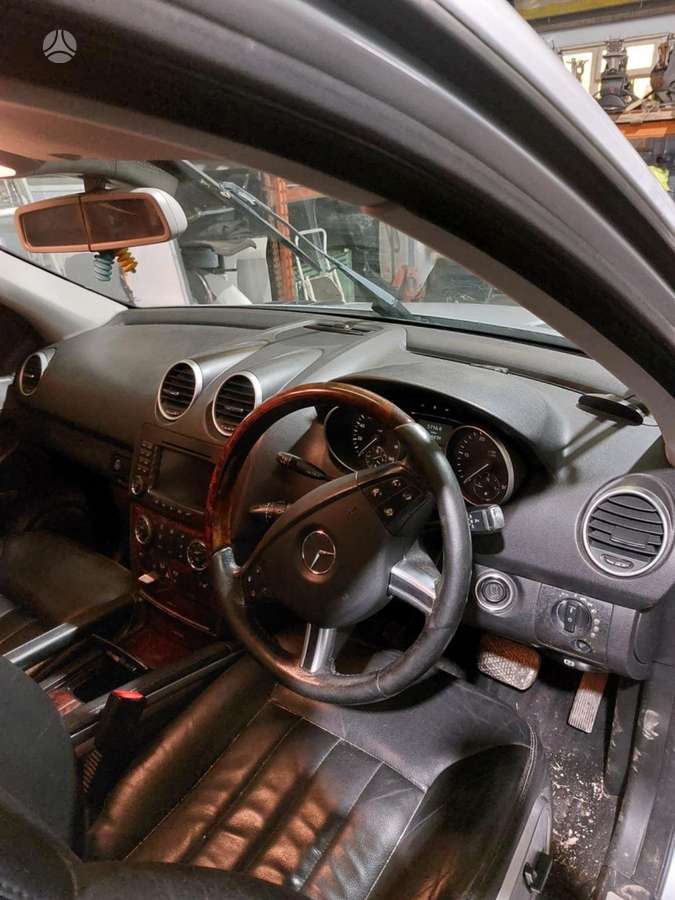 Mercedes-Benz ML300 по частям