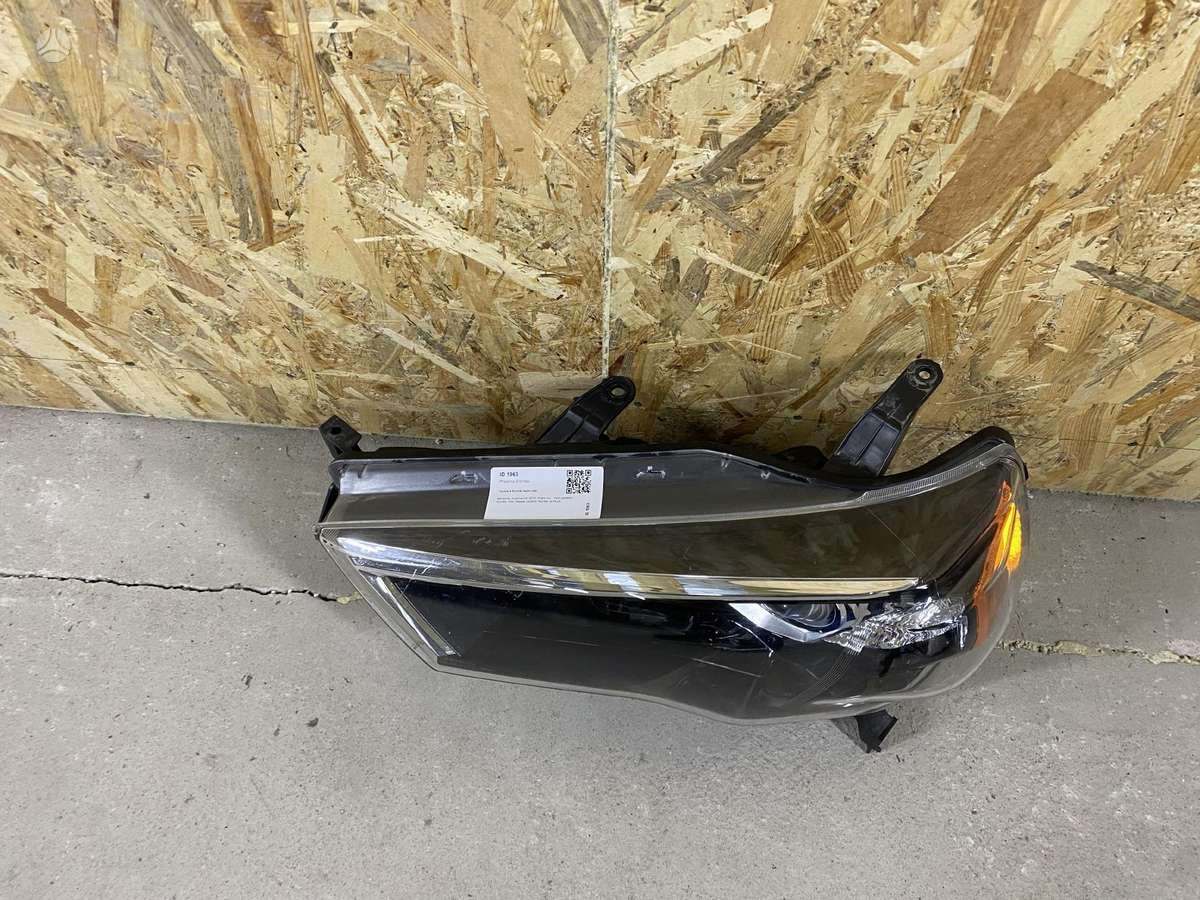 Toyota 4Runner fenders, lights