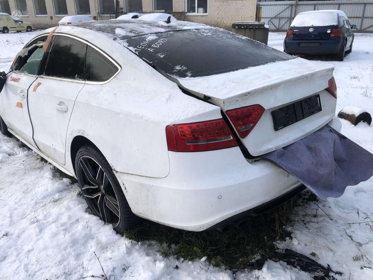 Audi A5 Sportback dalimis
