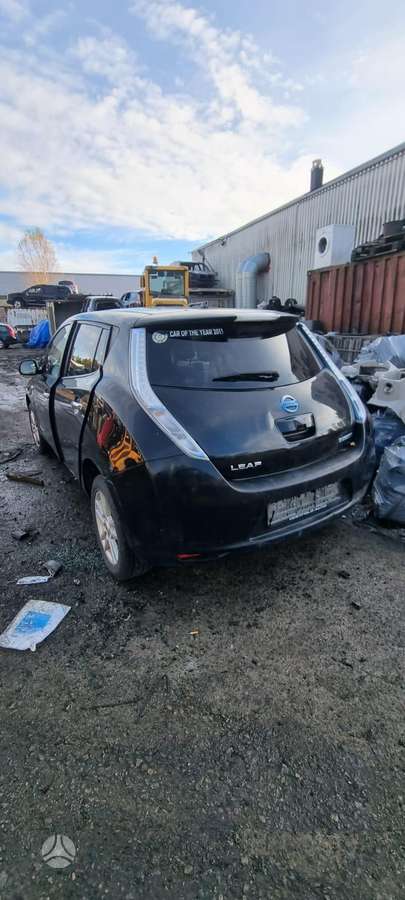 Nissan Leaf по частям