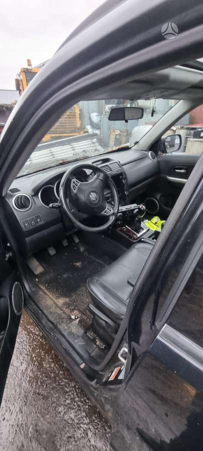 Suzuki Grand Vitara for parts