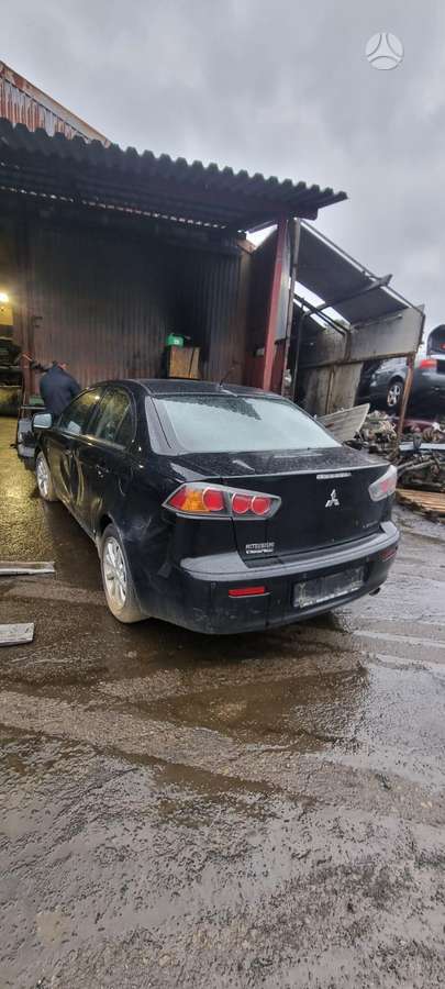 Mitsubishi Lancer по частям