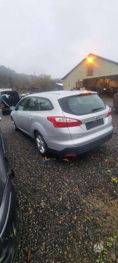 Ford Focus dalimis