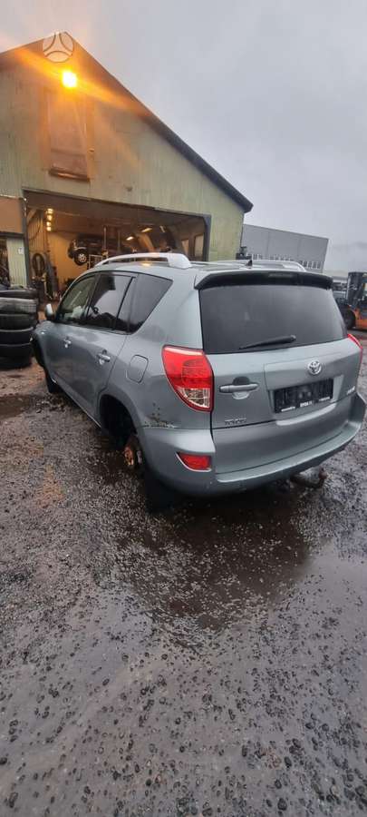 Toyota RAV4 по частям