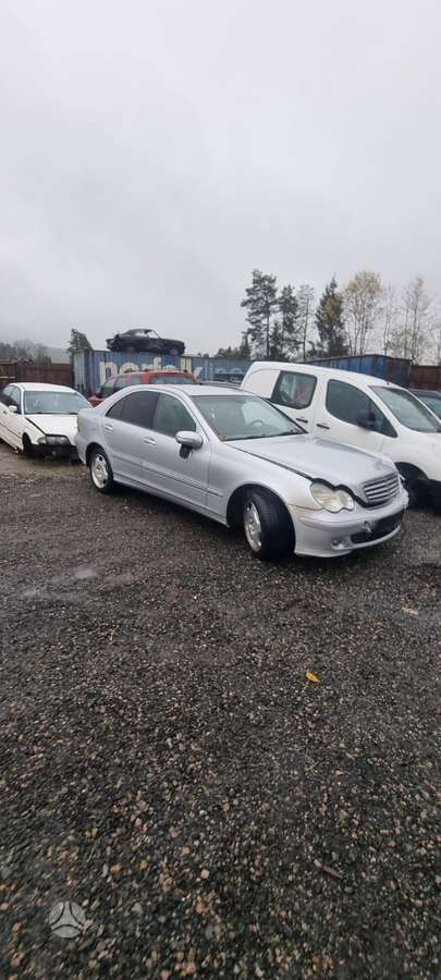 Mercedes-Benz C klasė dalimis