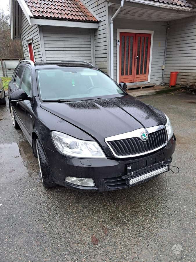 Skoda Octavia dalimis