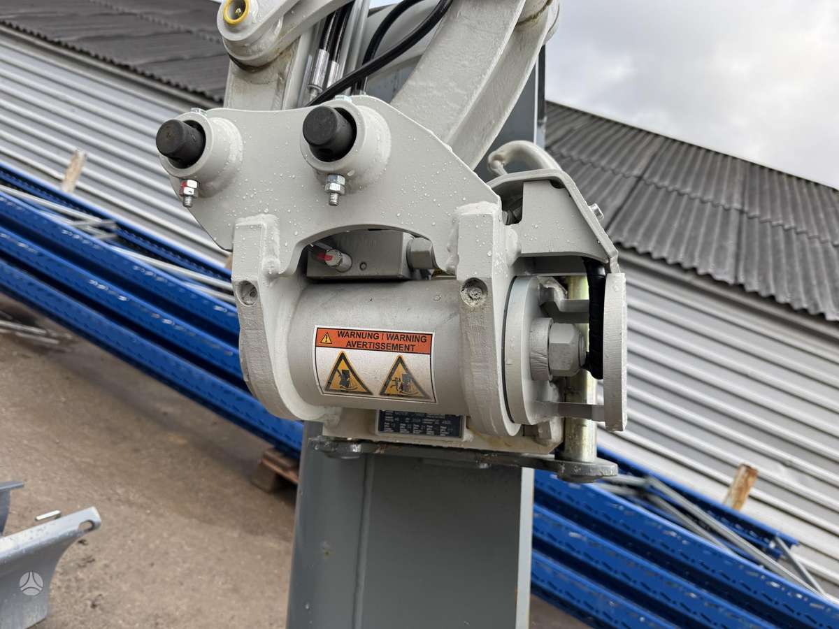 Takeuchi TB320 su rotoriumi, мини-экскаваторы