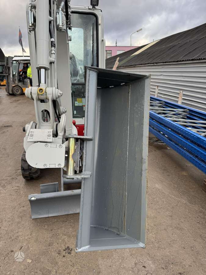Takeuchi TB320 su rotoriumi, mini ekskavatori