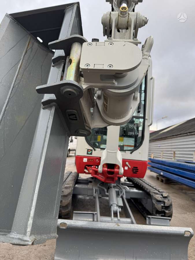 Takeuchi TB320 su rotoriumi, mini ekskavatori
