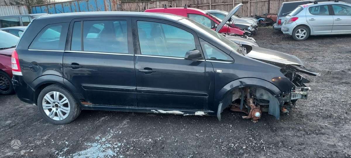 Opel Zafira по частям