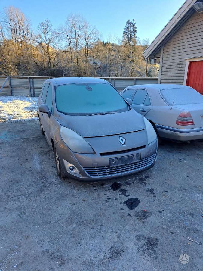 Renault Grand Scenic по частям