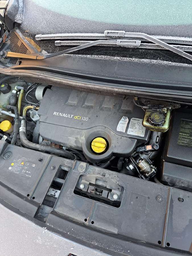 Renault Grand Scenic for parts