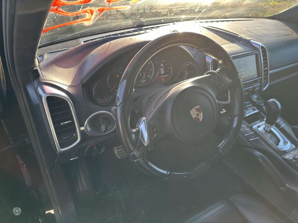 Porsche Cayenne for parts. cayenne v8 turbo engine code 4852 transmission cod