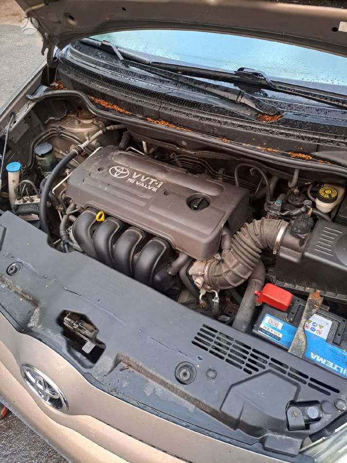 Toyota Corolla Verso rezerves daļās