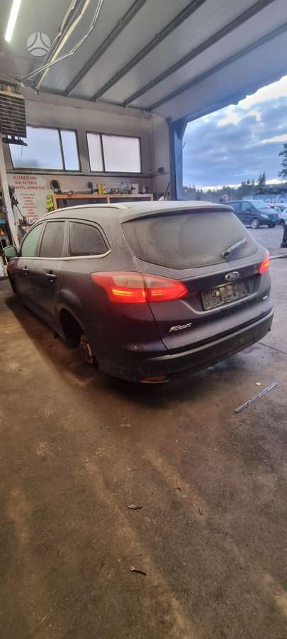 Ford Focus dalimis