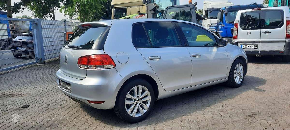 Volkswagen Golf dalimis