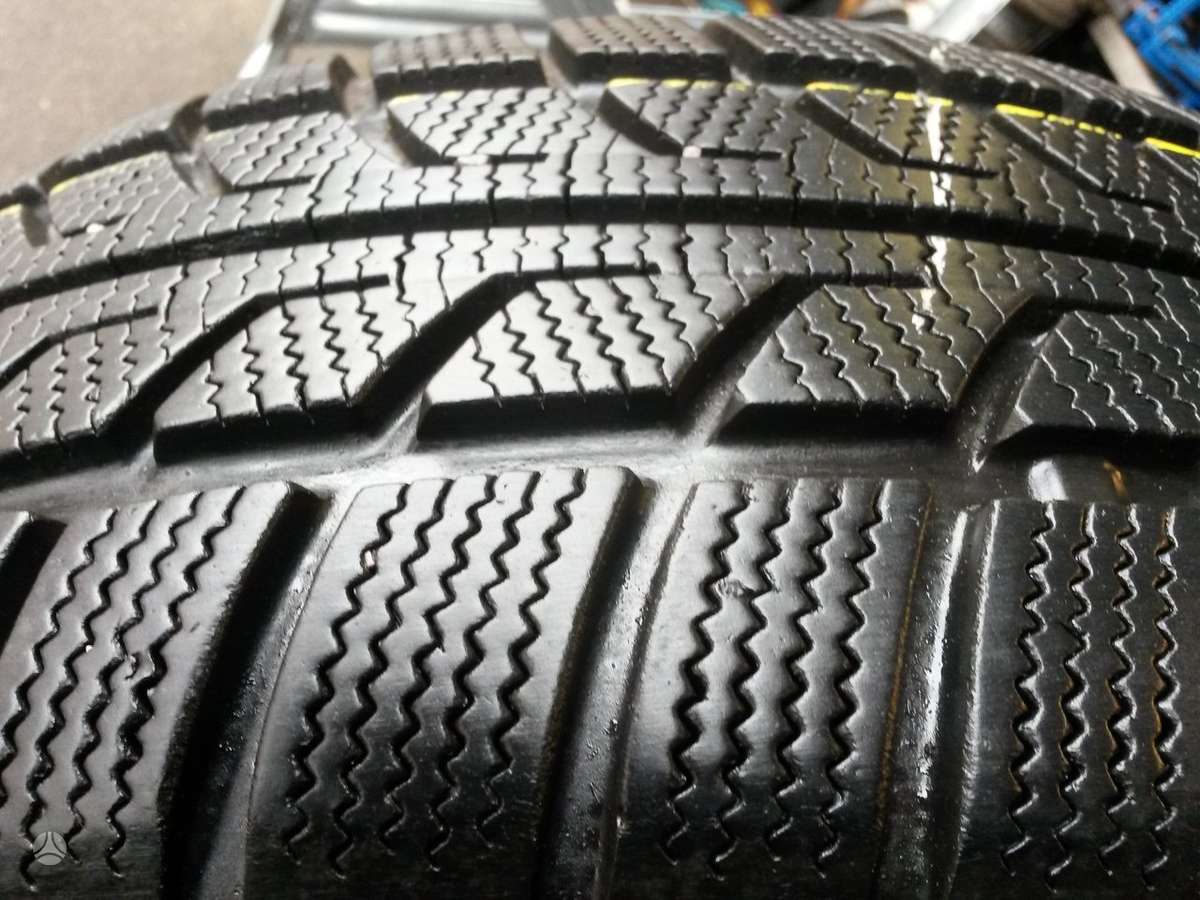 Semperit DIRECTION-GRIP apie 7,5mm, winter 195/60 R15