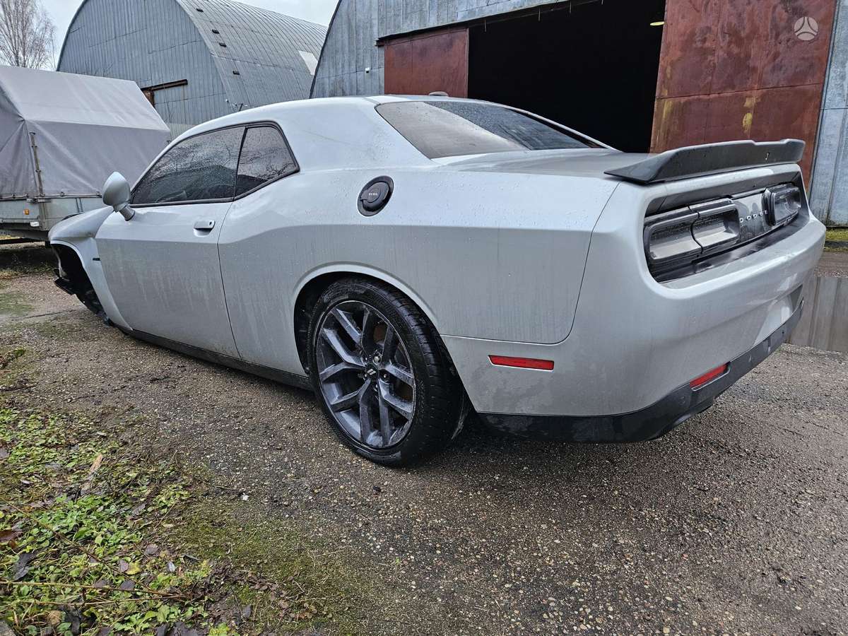 Dodge Challenger Rida 68901 myliu engine code ezh gearbox code dfk 8hp70 col