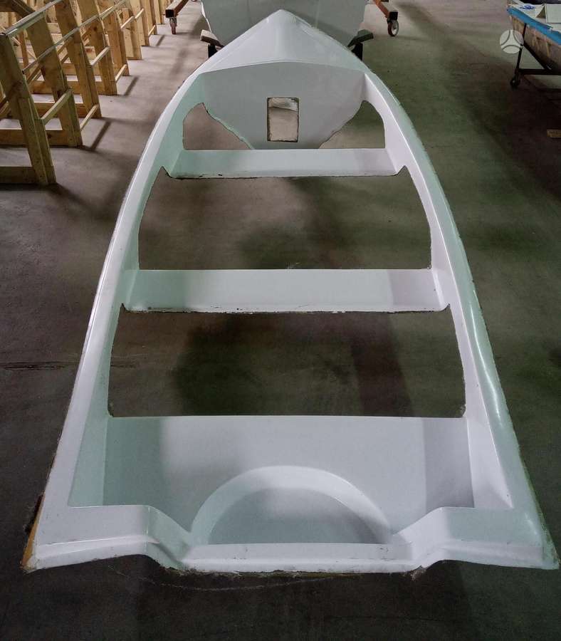 REEF 4.30m, plastikinės valtys
