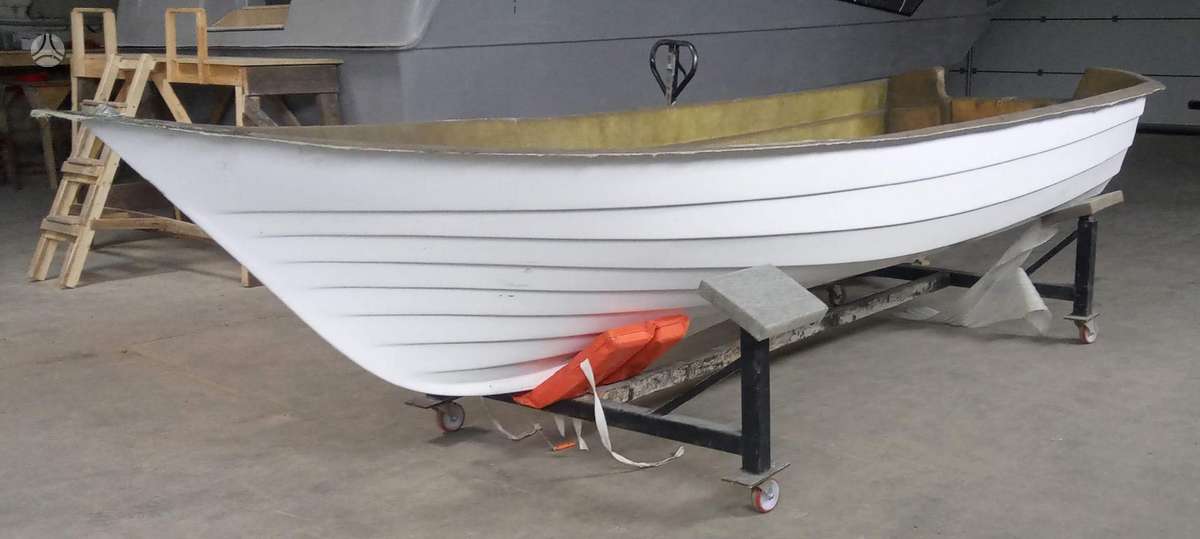 REEF 4.30m, plastic boats