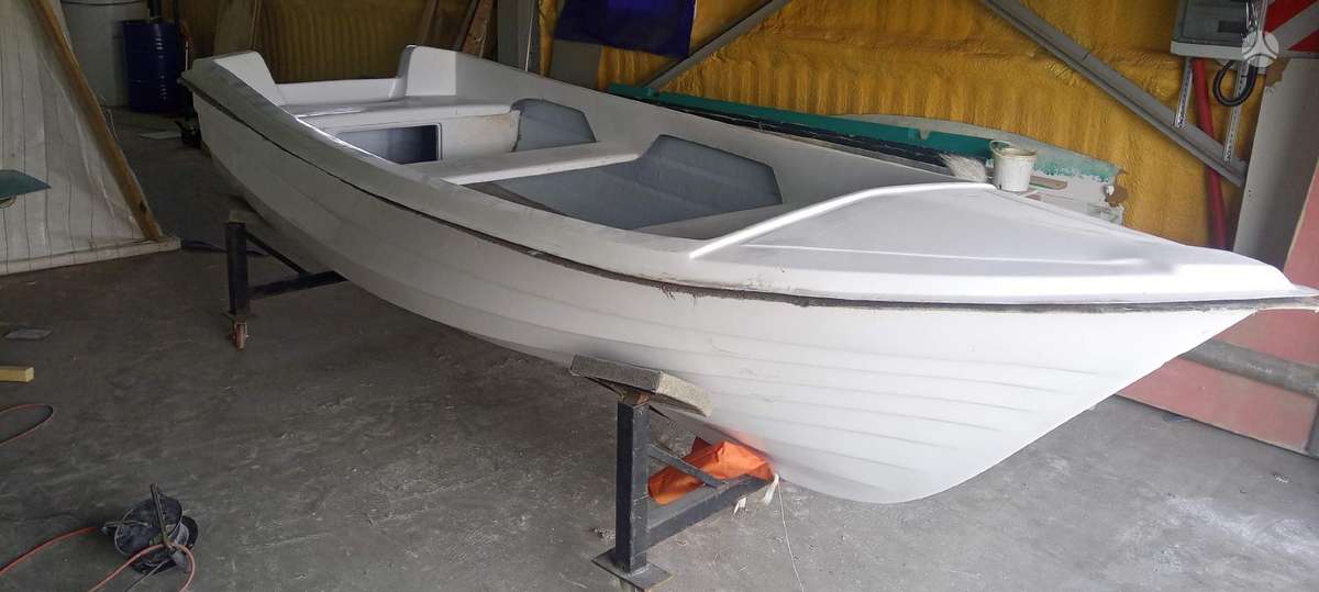 REEF 4.30m, plastic boats