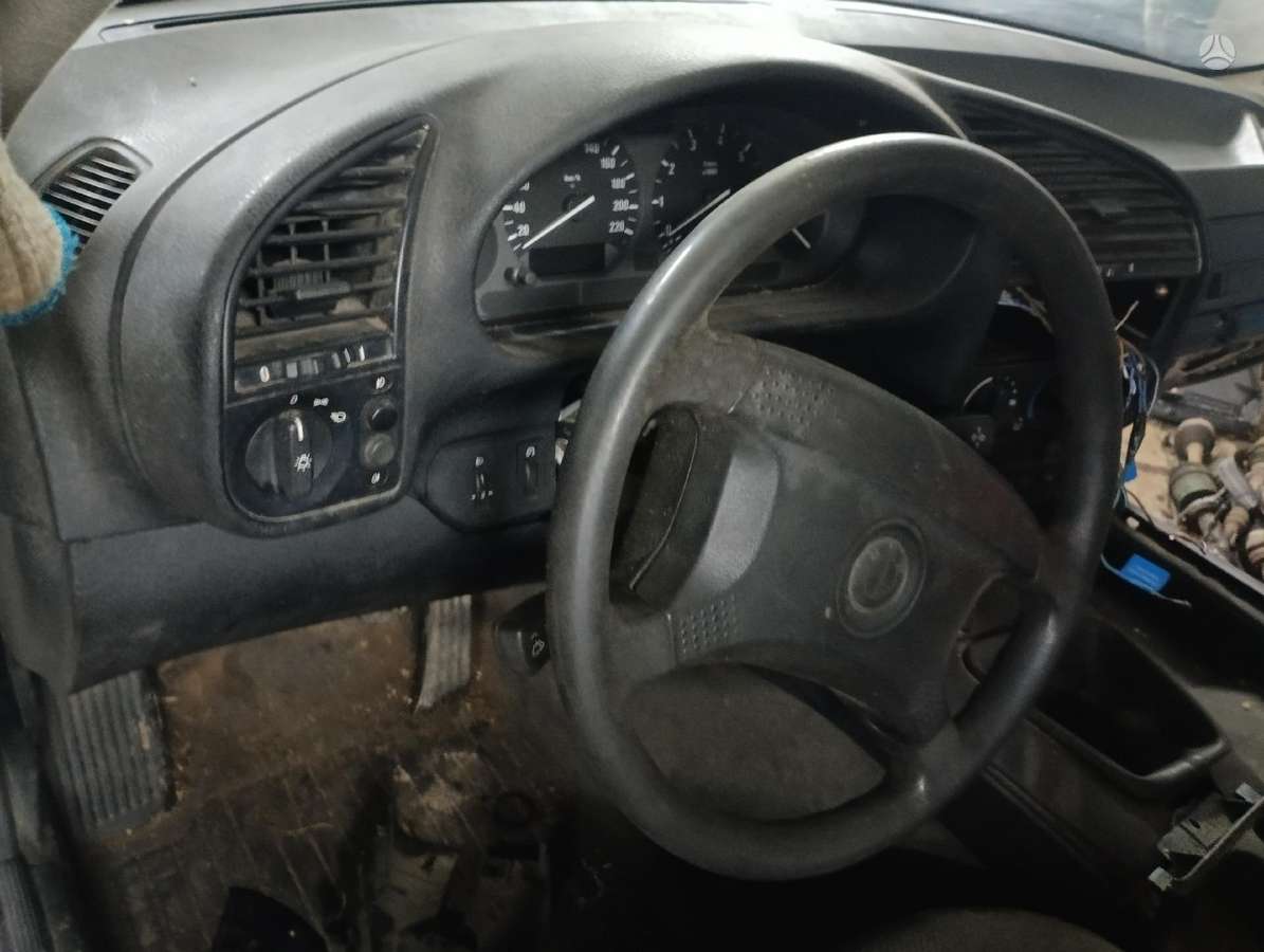 BMW 316, Yyy, Variklis geras mažasis reduktorius