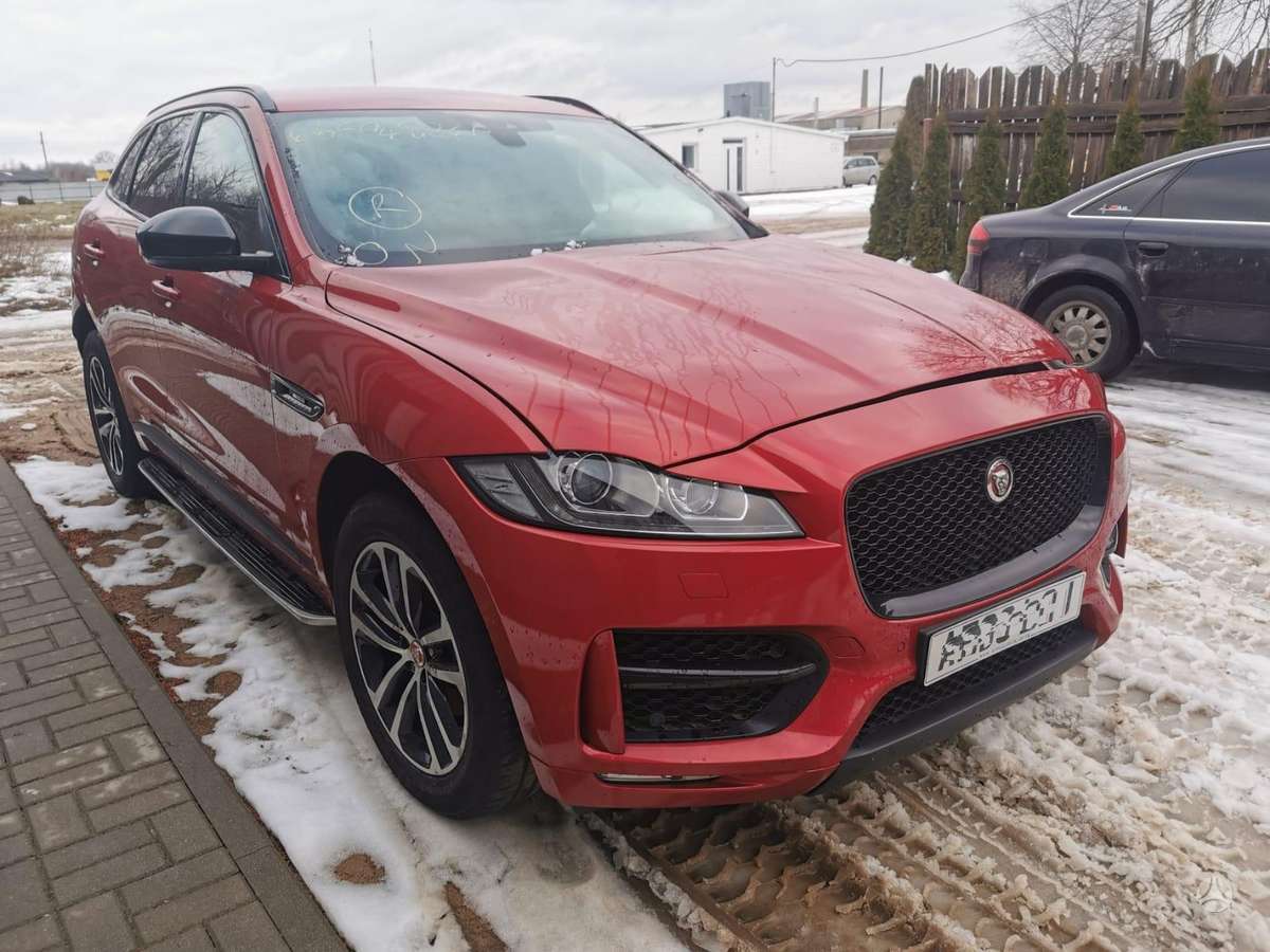 Jaguar F-Pace dalimis