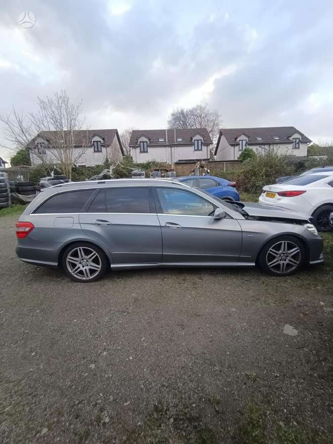 Mercedes-Benz E250 rezerves daļās