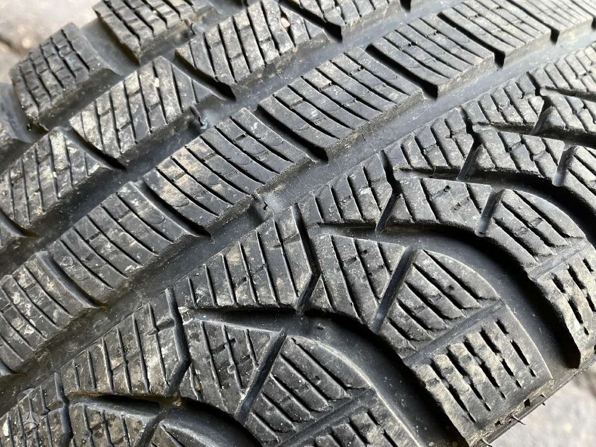 Pirelli PZero Winter, winter 245/40 R19