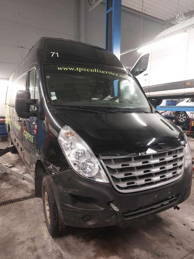 Renault Master, preču