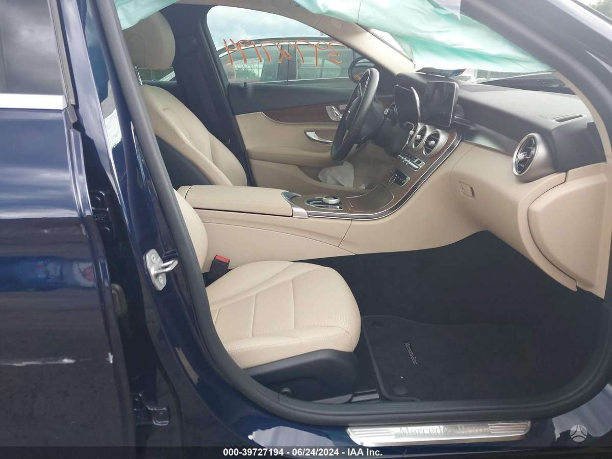 Mercedes-Benz C300