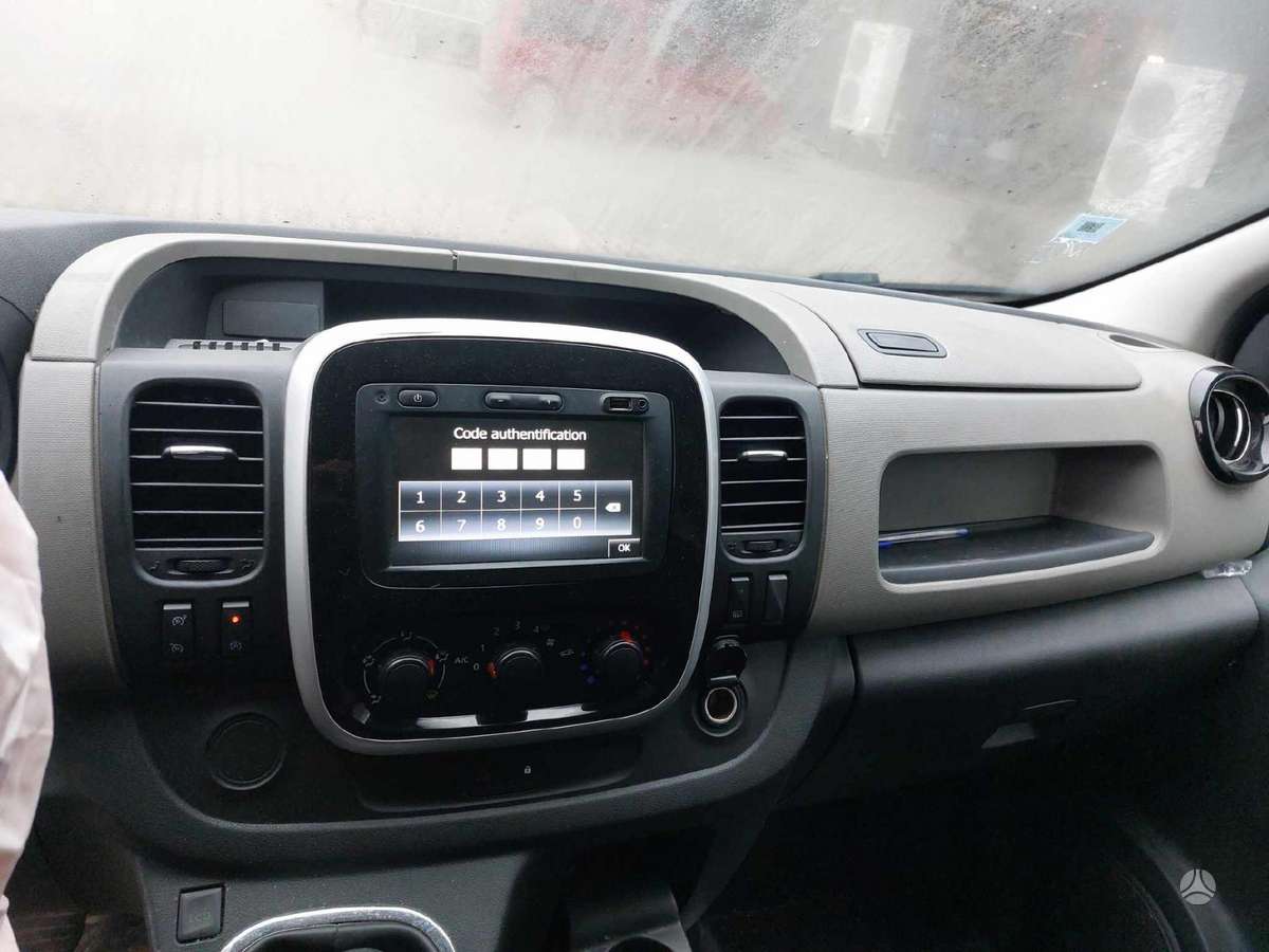 Renault Trafic, preču